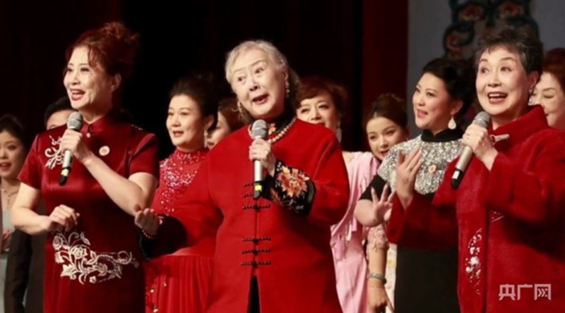 刘长瑜在纪念京剧大师荀慧生诞辰125周年演唱会上演唱《红灯记》经典唱段