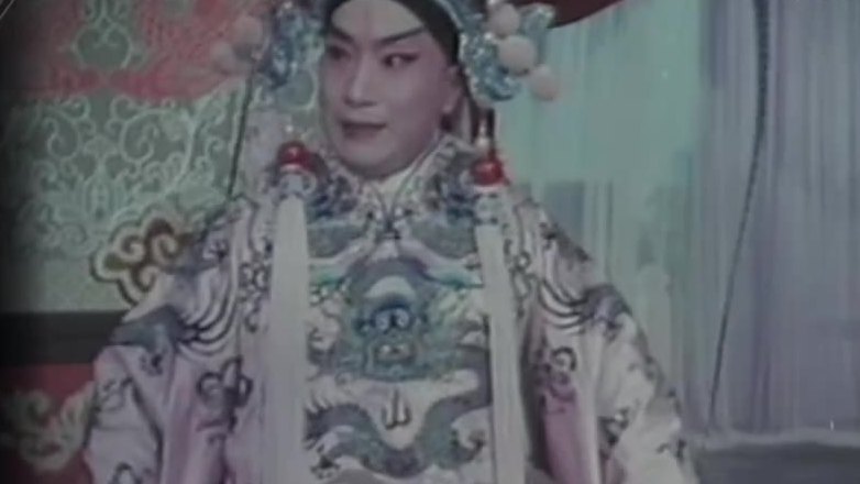 京剧电影《吕布与貂蝉》(叶少兰饰吕布,中近景)