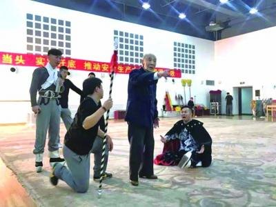 周仲博指导年轻演员,复排传统唐派京剧《二子乘舟》