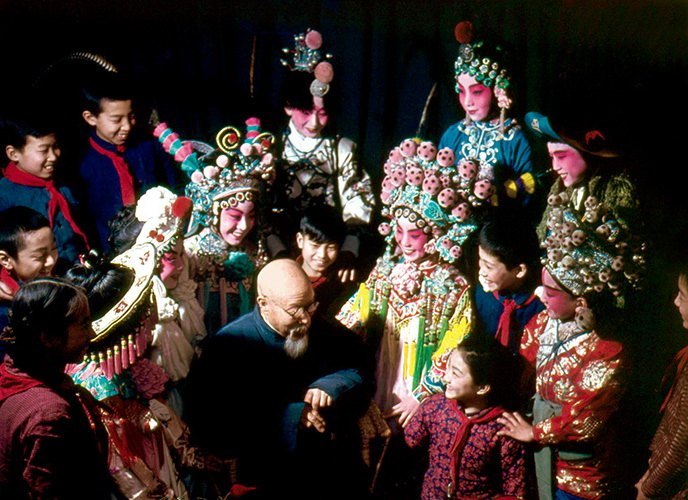 萧长华1960年在给学生讲课
