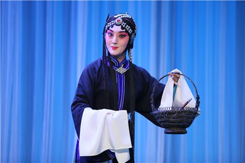 京剧《红鬃烈马》演出照:朱虹饰王宝钏